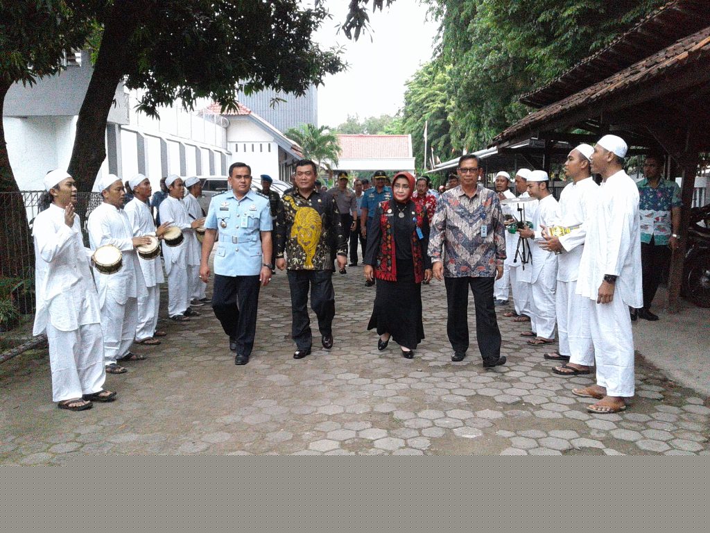 WALIKOTA CIREBON RESMIKAN PAS-MART